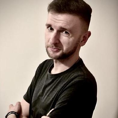 Maciek Grzybowski headshot